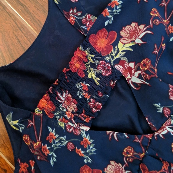 Flower dress on SALE!!! - Picture 4 of 5